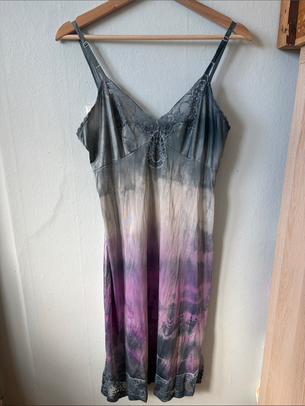 Source Unknown Gray & Purple Tie-Dye Lace-Trim Slip Dress